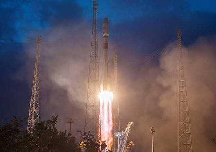 6 أقمار صناعية تبدأ خطة "إنترنت الفضاء"