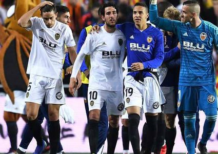 بلنسية يواجه برشلونة في نهائي كأس ملك إسبانيا