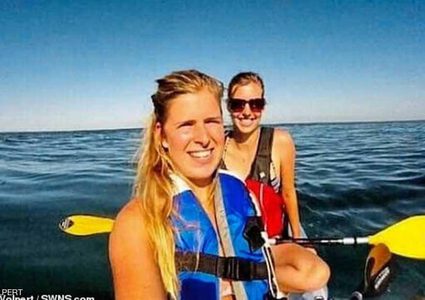 فقدت كاميراتها بالبحر.. ثم استعادتها مع مفاجأة صارخة