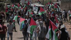 أهالي كفر قدوم يجددون الدعم للرئيس محمود عباس