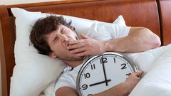 دراسة: النوم مدة أطول في عطلة الأسبوع لا يعوض ما فاتتك من النوم