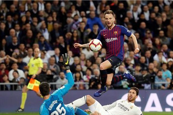 برشلونة يهين ريال مدريد في معقله بهدف وحيد