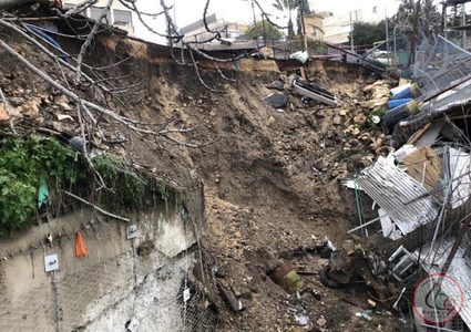 القدس: انهيار أرضي جديد في ملعب سلوان بسبب حفريات الاحتلال