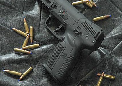 مصر.. شابان يقتلان والدهما بـ 18 رصاصة !!