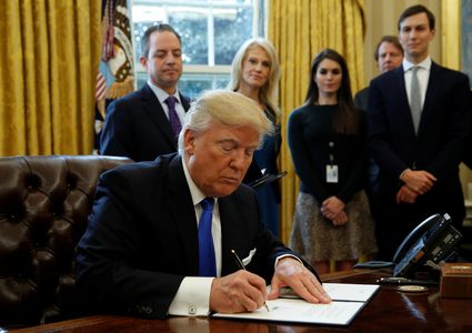 مسؤول أمريكي:قرار واشنطن خفض تمثيلها للفلسطينيين يدخل حيز التنفيذ