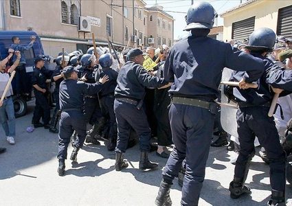الجزائر.. تأكيد وفاة نجل رئيس حكومة سابقة في التظاهرات