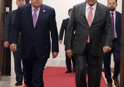 اجتماع الرئيس عباس مع رئيس الوزراء العراقي في بغداد