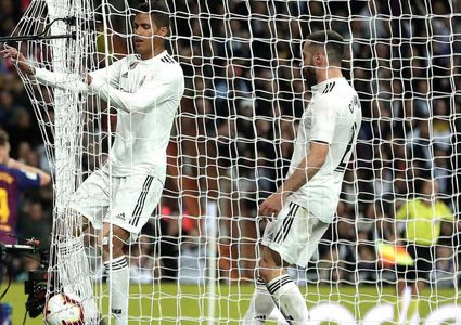 مجددا.. برشلونة يهين الملكي في عقر داره بتوقيع راكيتيش