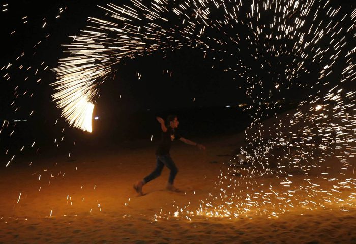 القناة 13 العبرية: قوات الاحتلال بدأت تغيير سياستها تجاه غزة