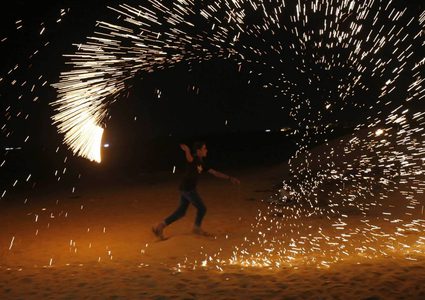 القناة 13 العبرية: قوات الاحتلال بدأت تغيير سياستها تجاه غزة