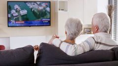 دراسة: مشاهدة كبار السن التلفاز أكثر من 3 ساعات يصيبهم بالخرف
