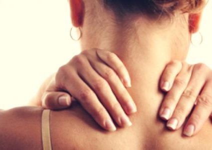 كيف تتخلص من ألم أعلى الظهر ؟