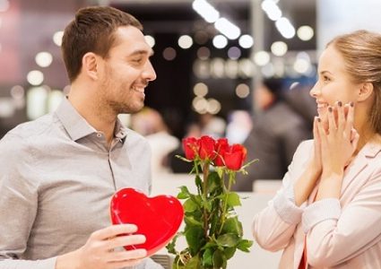 تزامنا مع عيد الحب .. هاشتاج "الحب منهج حياة" يتصدر تويتر