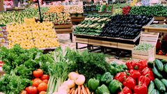حماية المستهلك تحذر من ارتفاع أسعار الفواكه والخضار الموسمية