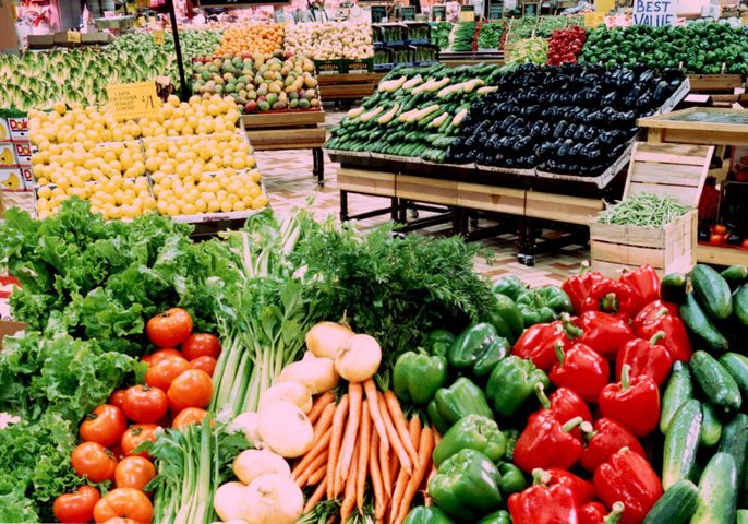 حماية المستهلك تحذر من ارتفاع أسعار الفواكه والخضار الموسمية
