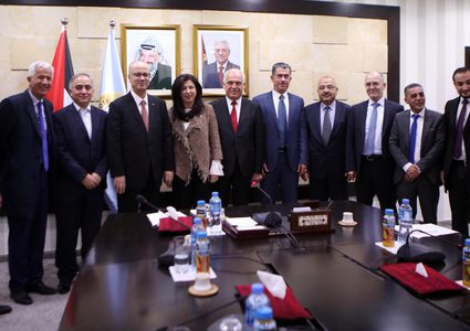 الحمد الله يبحث مع ملتقى رجال الاعمال سبل تعزيز الشراكة