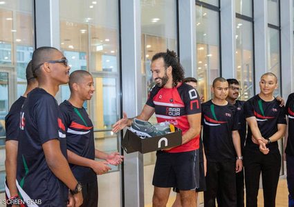 نجم مصري عالمي يتبرع بأحذية جري لرياضيي الأولمبياد الخاص