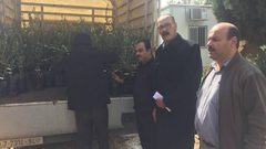 توزيع أشتال زيتون على المزارعين بالقرى المتضررة من الجدار