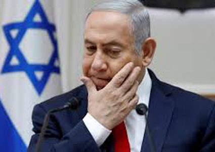 نتنياهو يصافح ساعر ويهاجم "كاحول لافان"