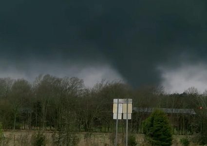 إعصاران في ألاباما الأمريكية يوديان بحياة 23 شخص