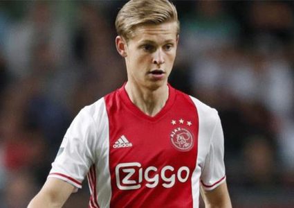 دي يونج: برشلونة طالبني بإقصاء ريال مدريد