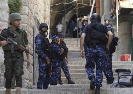 سلطات الاحتلال تصدر بلاغات قضائية لاخلاء عائلات من منازلها