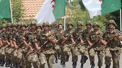 الجيش الجزائري: لن نسمح بعودة البلاد إلى حقبة سفك الدماء