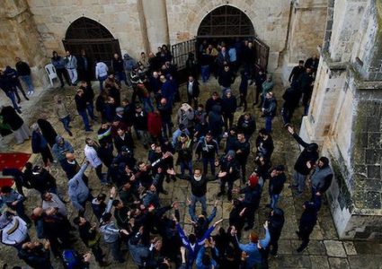 فتح مصلى باب الرحمة...معركة مصير يقودها المقدسيون