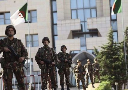 رئيس الأركان الجزائري: الجيش سيبقى ممسكاً بزمام الأمن