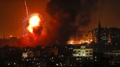طيران الاحتلال الحربي يُغير على أهداف في قطاع غزة