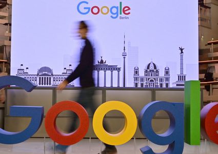 غوغل يرفع رواتب موظفيه الرجال ليتوازوا بزميلاتهم النساء