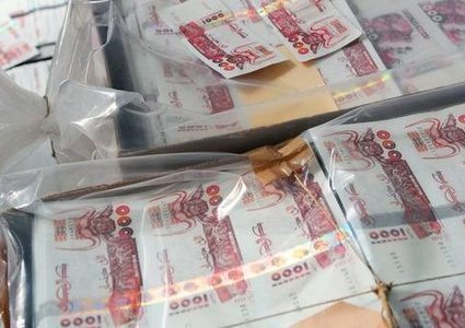 تحذير.. "كارثة اقتصادية" بالجزائر قد تضعها على خطى فنزويلا