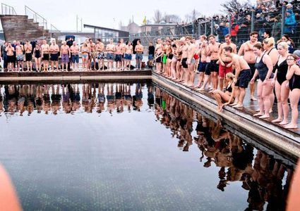 احذروا أحواض السباحة.. مهما بدت نظيفة