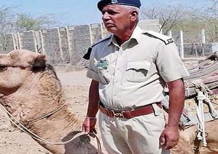 جمل يمتنع عن الطعام أكثر من شهر حدادا على شريكه"!