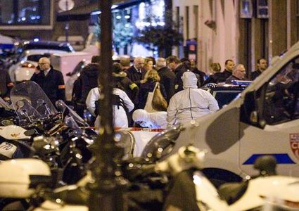 شال ينقذ بريطانية من 11 طعنة قاتلة!