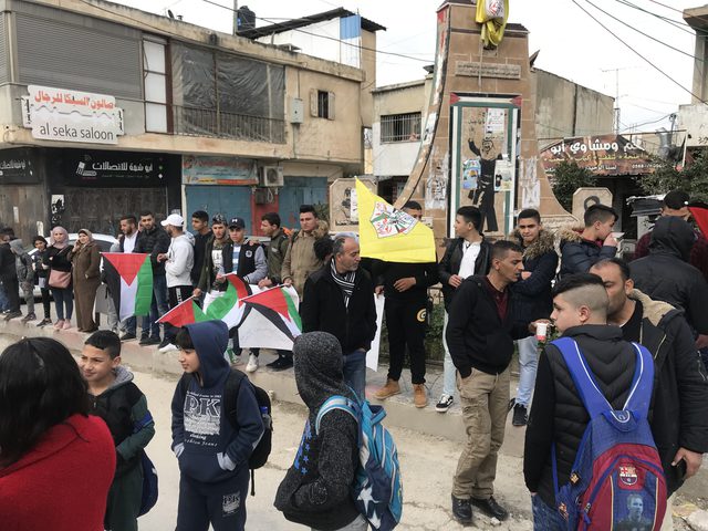 وقفة في الجلزون لمناصرة الرئيس ومجابهة صفقة القرن