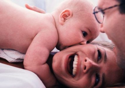 الرضاعة الطبيعية في الساعات الأولى تقي من الوفاة المبكرة