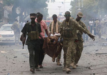 الصومال.. قتلى وجرحى جراء تفجير قوي وسط مقديشو