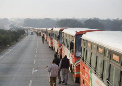 الهند تخطف من أبوظبي الرقم القياسي لأطول موكب حافلات