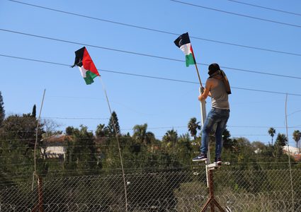 مواجهات بين الشبان وقوات الاحتلال في قرية بيت سيرا غرب مدينة رام الله.
