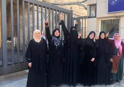 الإفراج عن 7 مقدسيات بشرط الإبعاد عن الأقصى