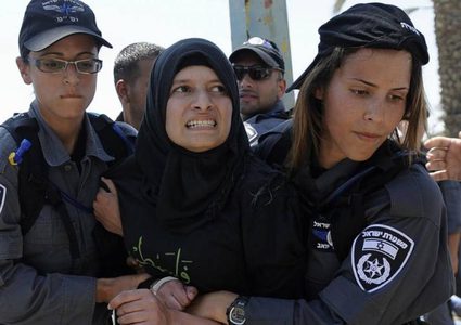 في يومها العالمي.. خمسون امرأة فلسطينية في زنازين الاحتلال