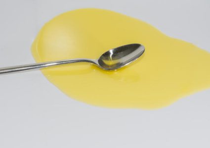 أضرار الإفراط في تناول زيت الزيتون