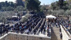 40 ألف مواطن أدوا صلاة الجمعة في المسجد الأقصى