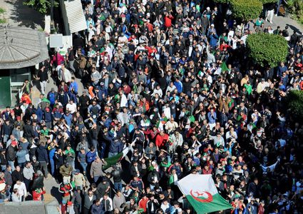 تقديم موعد إجازة الجامعات مع تصاعد الاحتجاجات في الجزائر