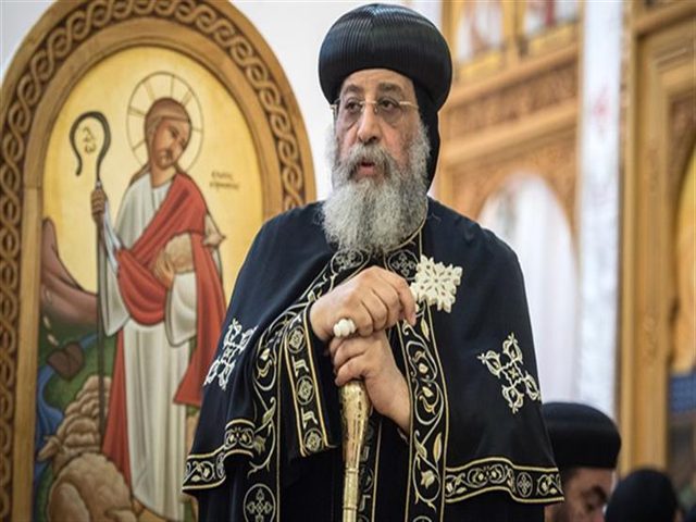 هل انقسم أقباط مصر حول البابا تواضروس ؟