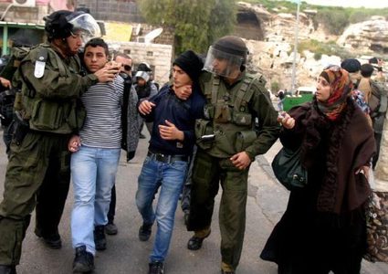 الاحتلال يعتقل طفلين مقدسيين أثناء خروجهما من "الأقصى"