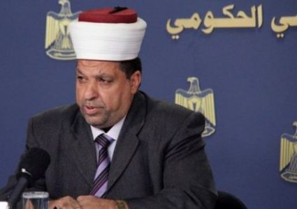 اجتماع يبحث حماية مسجد ومقام النبي يونس في حلحول