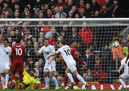 ليفربول يواصل مطاردة السيتي برباعية في شباك بيرنلي