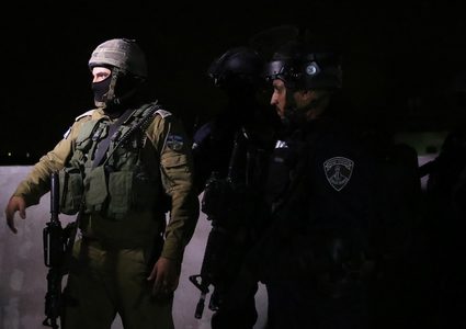 الاحتلال يعتقل شقيقين خلال اقتحام قرية المغير برام الله